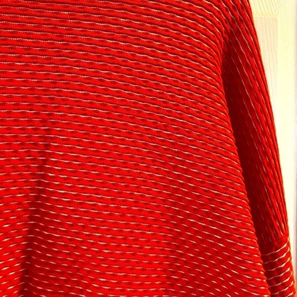 Theory textured crop sweater - Picture 6 of 9